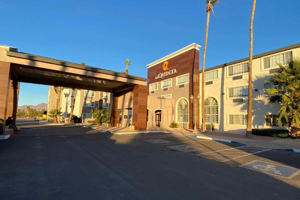 Hotel Baymont By Wyndham Safford Extérieur photo