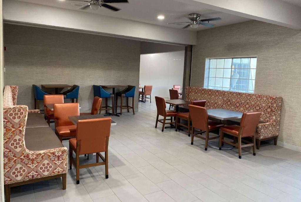 Hotel Baymont By Wyndham Safford Extérieur photo